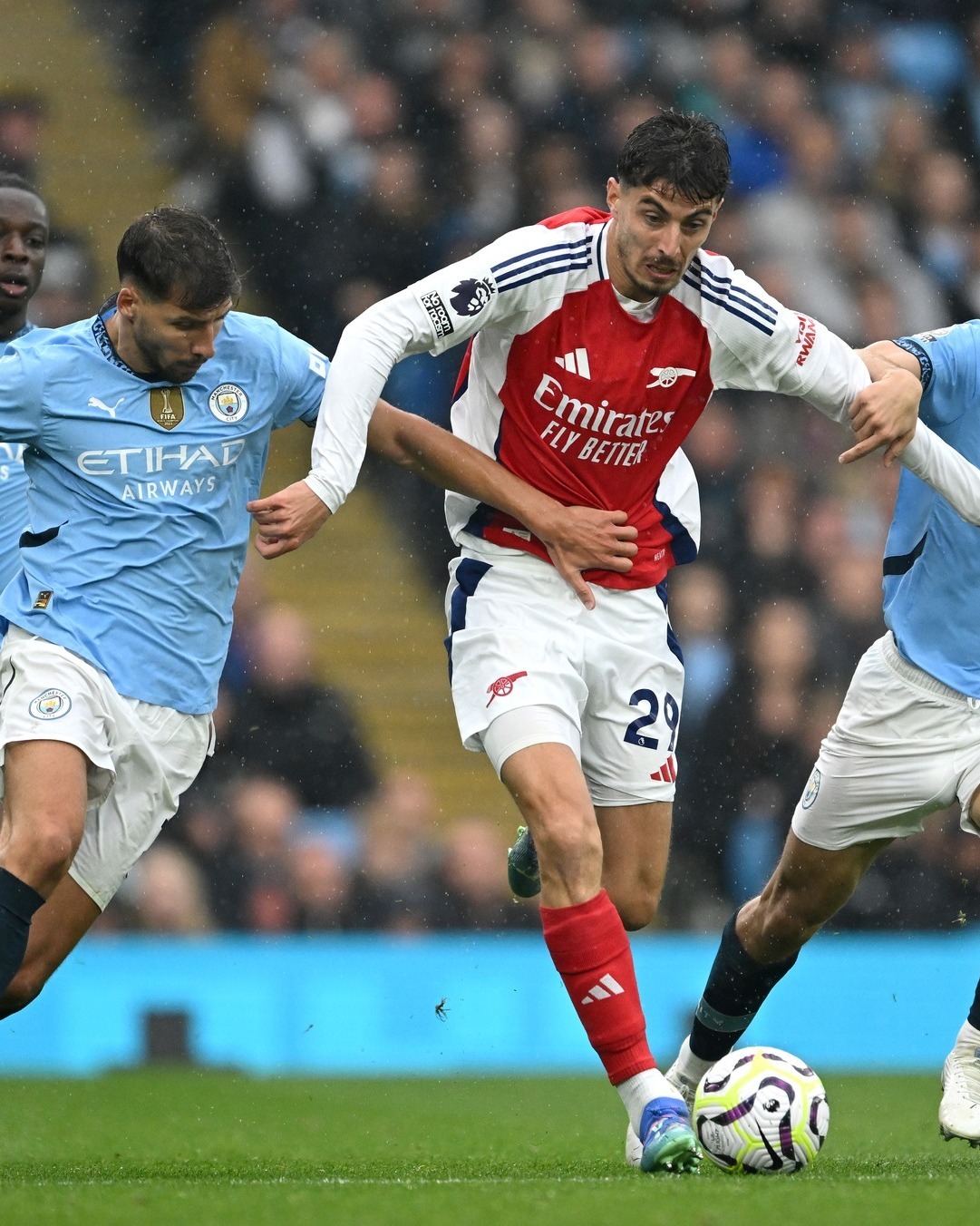 清晨欧篮联焦点战，阿森纳单刀错失，话题不断，身体对抗强度拉满的简单介绍爱游戏app