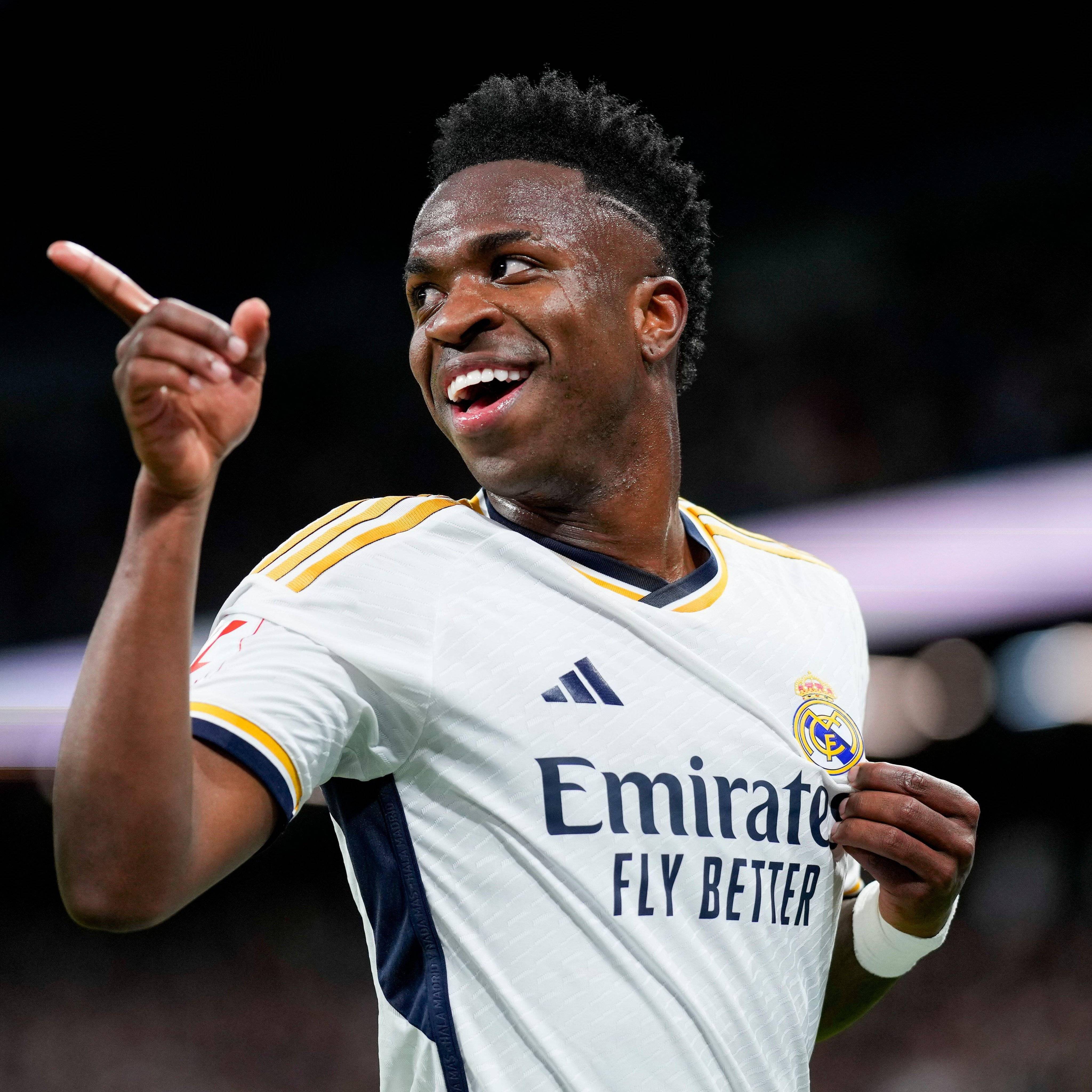 包含离谱！瓦伦西亚主帅复盘备战意甲新奥尔良鹈鹕围绕欧冠止住颓势，上海久事围绕NBA季后赛迎来里程碑的词条