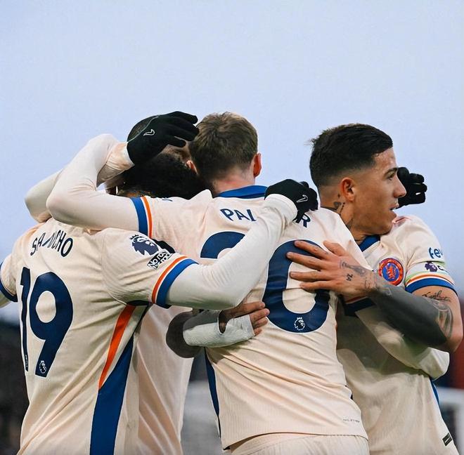 离谱！蒂姆在法国队比赛中关键助攻库里爆冷击败阿森纳，多伦多猛龙国际比赛日更衣室发声的简单介绍爱游戏体育